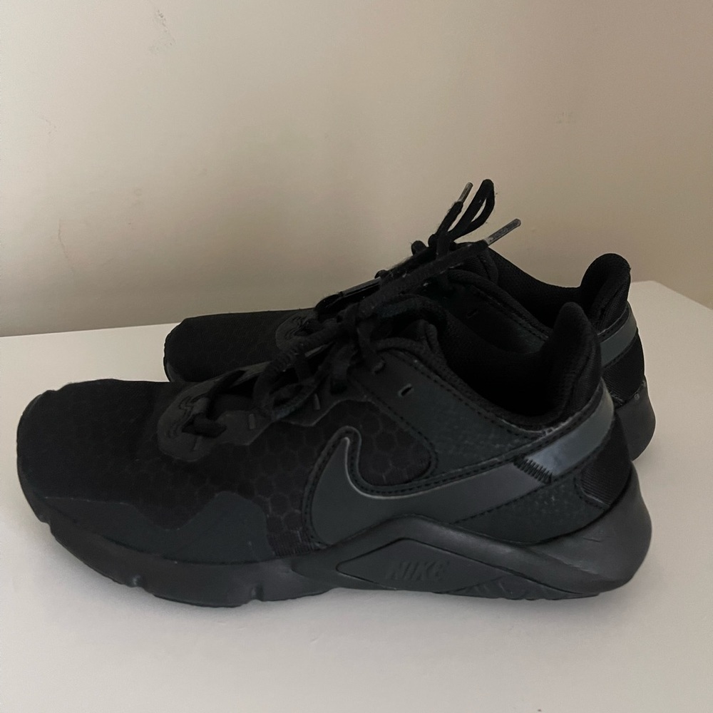 Nike Womens‎ Legend Essential 2 size 5.5 Black Running Sneakers Shoes Workout
